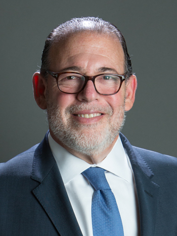 Headshot of Dr Steven Gruenstein  M.D. 